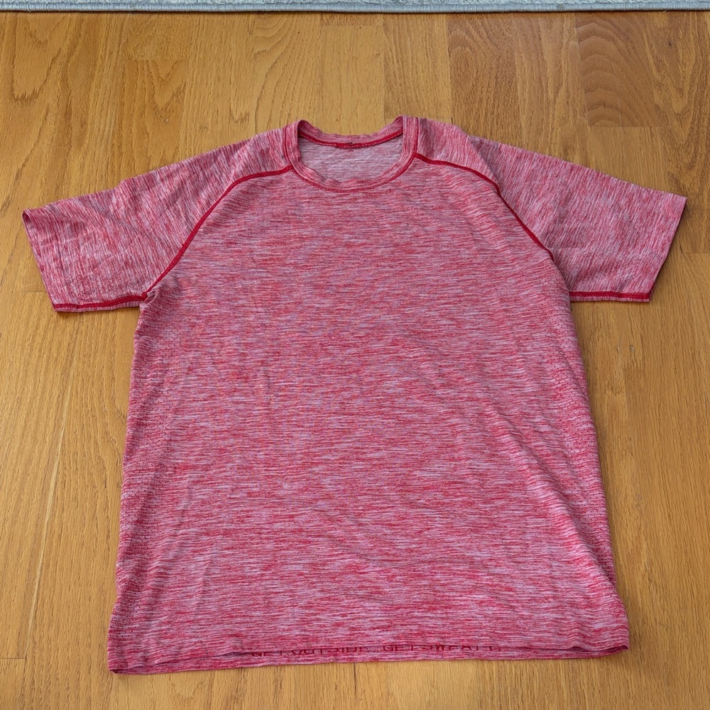 Lululemon metal vent red Heather short sleeve workout top size medium